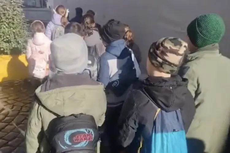 VIDEO. Moment de aur la Cluj! Copiii au oprit turul istoric ca să cânte Imnul Național: Toți martorii au rămas fără cuvinte