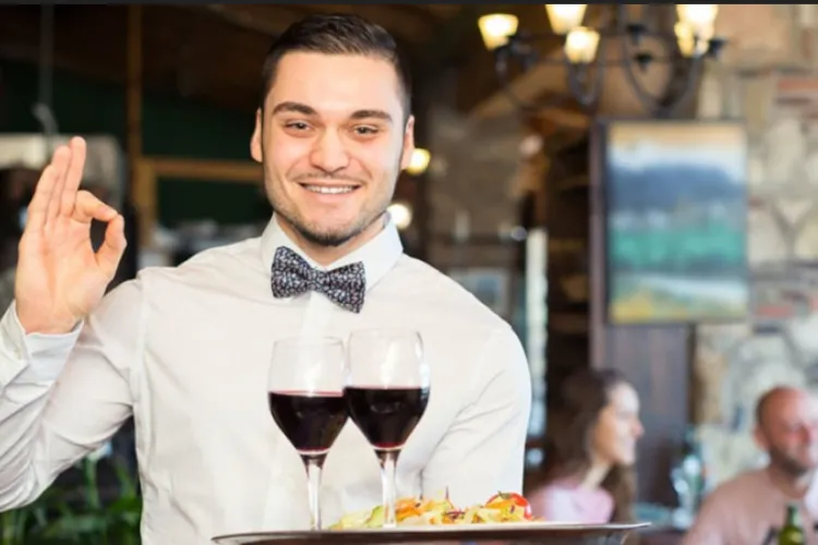 Tinerii din Cluj râd de salariile din HoReCa. Un patron a oferit 3.500 de lei pentru un ospătar, reacțiile au fost cu adevărat ostile