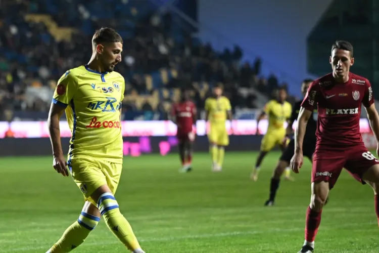 CFR Cluj merge la Ploiești să apere o serie de 9 ani fără înfrângere! Meci cu miză și tensiune uriașă contra Petrolului