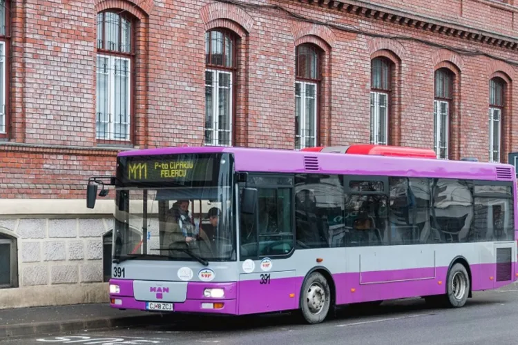 Motivul incredibil pentru care mai mulți clujeni au așteptat zeci de minute degeaba în stația de bus. CTP a luat măsuri de urgență: „Ne cerem scuze”