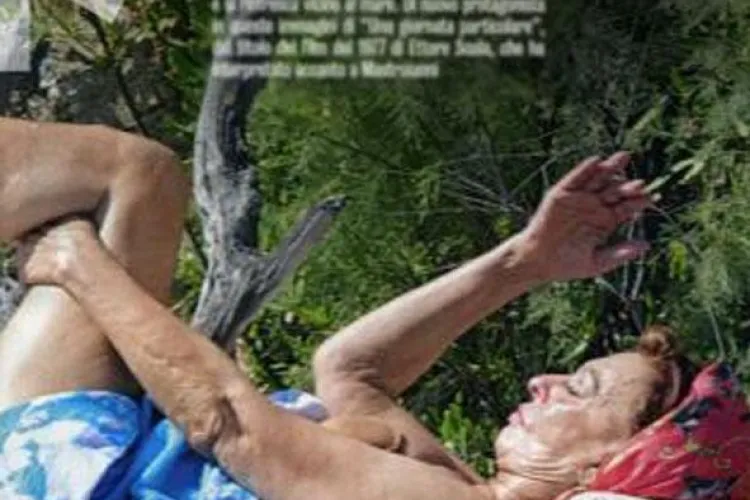 Sophia Loren face topless la 76 de ani FOTO