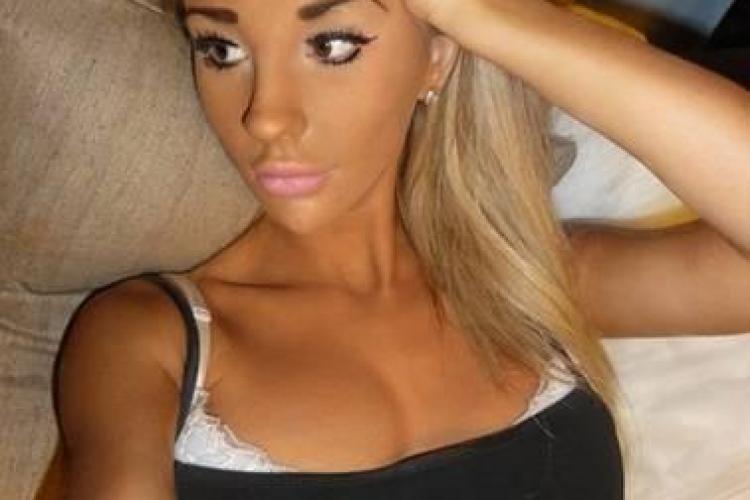O suedeza si-a facut 12 operatii estetice ca sa arate ca Barbie - FOTO