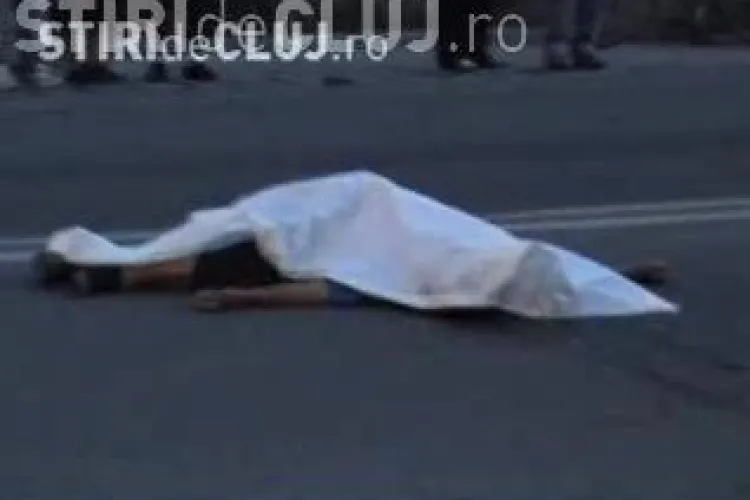 O femeie a murit  duminica seara  dupa ce a fost lovita de o masina langa Vama Cluj. Femeia a fost proiectata 10 metri VIDEO