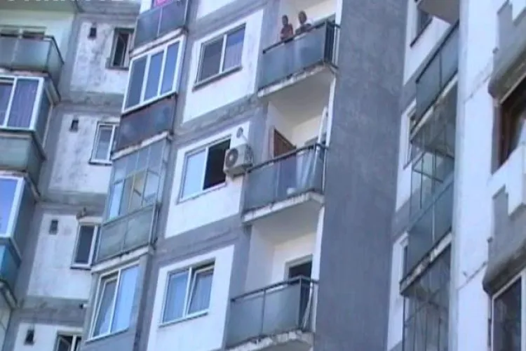 Un student din Kenya a murit dupa ce a cazut de la etajul 5 al blocului in care locuia, din cartierul clujean Manastur - VIDEO
