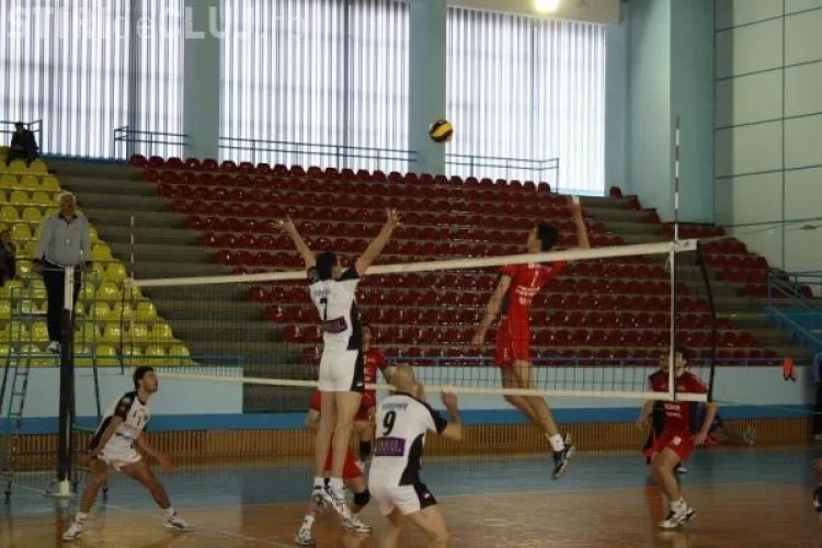 Voleibalistii clujeni si-au reluat pregatirile. Vezi care sunt noutatile lotului!