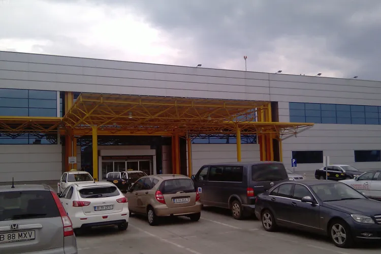 Proiectul parkingului suprateran de la Aeroportul Cluj nu a primit aviz: "Propuneti un siloz in fata terminalelor" FOTO