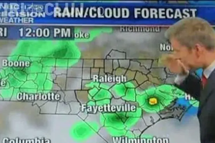 Un prezentator de la NBC a inghitit o molie in direct - VIDEO