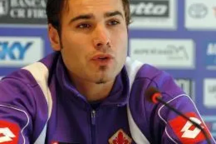 Adrian Mutu si Gabriel Tamas au fost exclusi din lotul nationalei pentru meciul cu San Marino. Ei sunt acuzati ca au baut