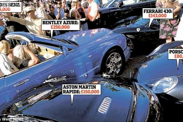 Cum a lovit o blonda cu un Bentley patru masini de lux VEZI FOTO