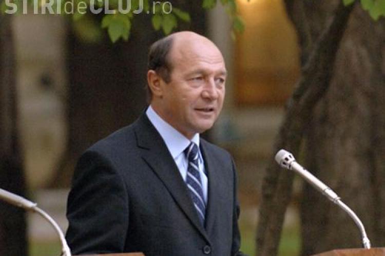 Traian Basescu: Nu ar trebui folosit cuvantul criza. Bursele isi vor reveni