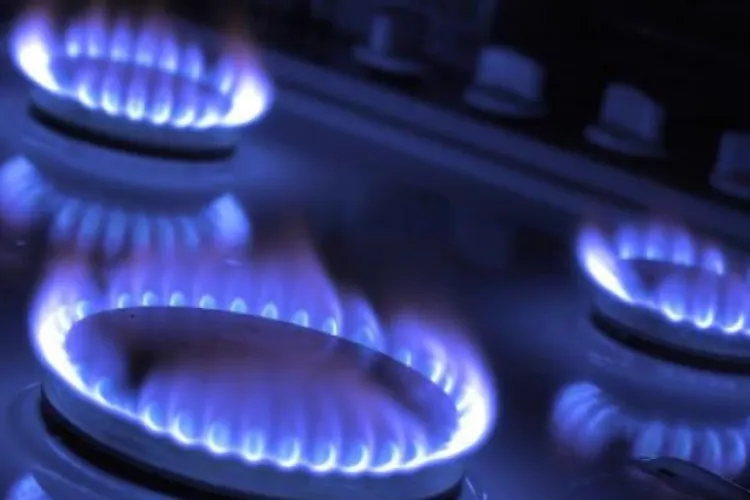 Cluj-Napoca fierbe, dar fără gaz! Locatarii unui bloc trăiesc ca în vremurile comuniste: „Unii încă așteaptă apa caldă, alții gazul să-și termine supa”