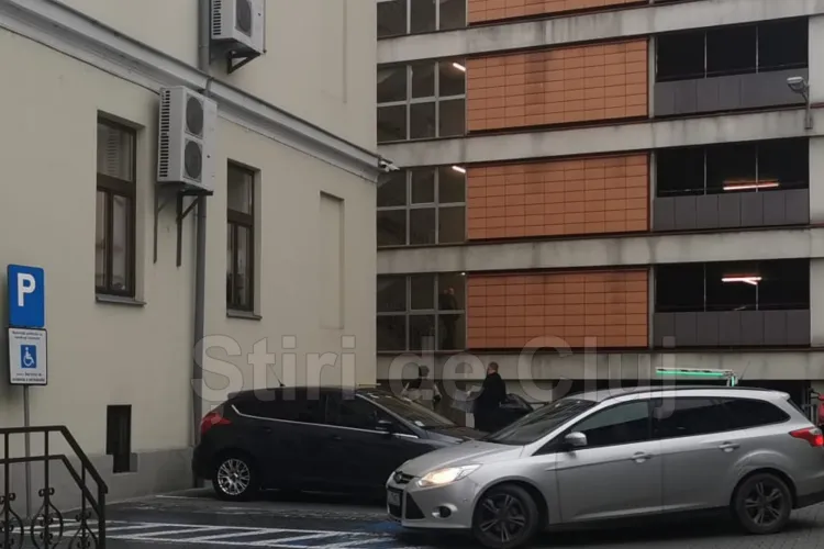 EXCLUSIV Percheziții la Primăria Cluj. Procurorii DNA au descins azi-dimineață la instituția condusă de Emil Boc. Vizate: Direcția Tehnică și Achizițiile 