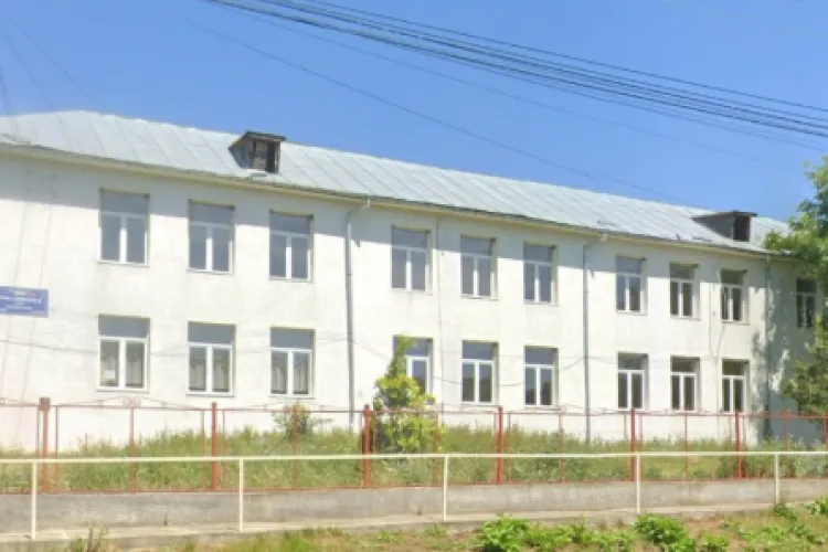 O școală din Cluj primește 200.000 de lei pentru refacerea acoperișului distrus de furtuni în vara acestui an 