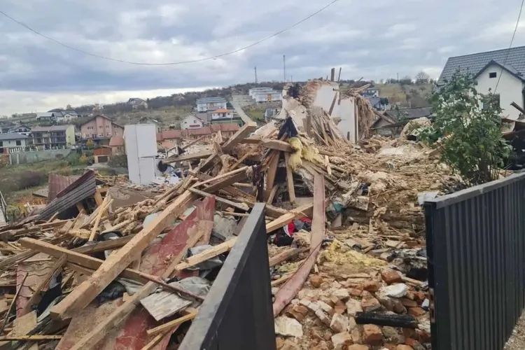 Descoperire șocantă făcută de anchetatori la casa care a explodat în Dej. Mână criminală, suicid sau accident? Cazul devine tot mai complicat