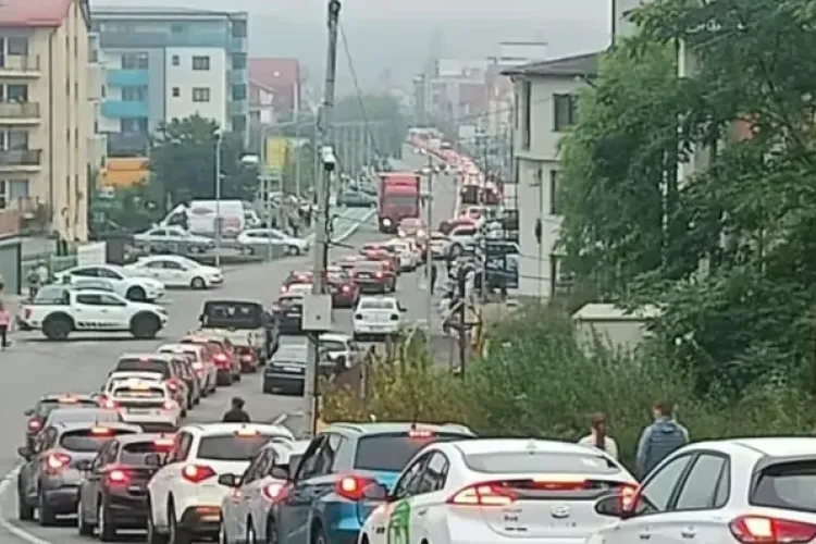 Clujul, sufocat de mașini! Parcul auto a trecut de pragul de 400.000 de vehicule în județ