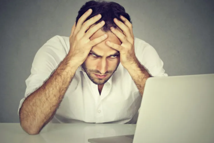 Dilema cu care se confruntă un clujean care lucrează de 7 ani la aceeași companie și nu e respectat: „Ce să fac? Îmi caut altceva sau trec peste?”