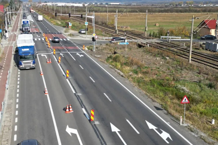 VIDEO. Veste bună pentru mii de șoferi clujeni! Noul semafor este funcțional, intersecția care dădea bătăi de cap oamenilor a fost deblocată