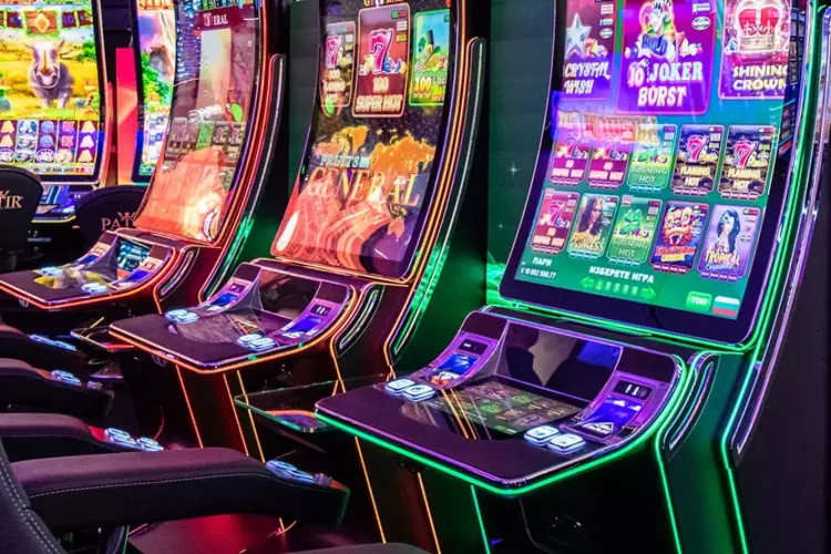 Tinerii sub 21 de ani nu vor mai avea acces la jocuri de noroc. Reclamele online la pariuri, limitate drastic. Proiectul de lege a fost depus la Parlament