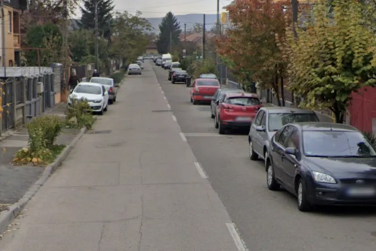 Blocaj total în trafic și pe trotuare! Mașinile parcate non-stop pun pietonii și șoferii în pericol, iar locuitorii cer intervenție rapidă!