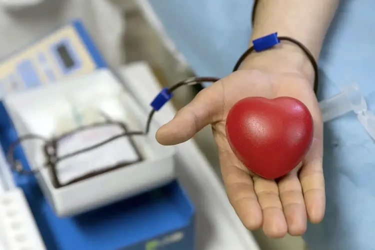 Donează sânge, fii erou! Clujenii sunt invitați să participe la campania „Roșu de toamnă” și să salveze vieți până pe 7 noiembrie!