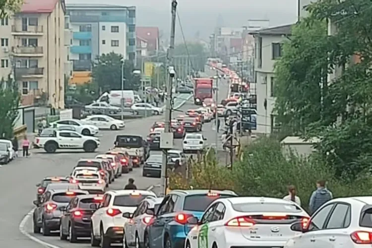 Ce se întâmplă cu traficul din Cluj-Napoca de câteva zile? Multe cartiere sunt blocate, cetățenii vorbesc despre un motiv misterios