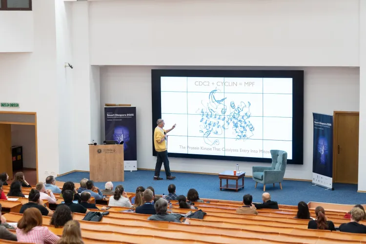 Laureat al Premiului Nobel pentru Medicină, Tim Hunt, a venit la Cluj și i-a cucerit pe studenți cu o prelegere despre ciclu celular 