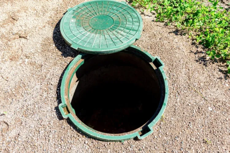 Frustrare pe o stradă din Cluj-Napoca. În 2025, oamenii se întreabă când vor avea canalizare? „Nu ni se transmite nimic”