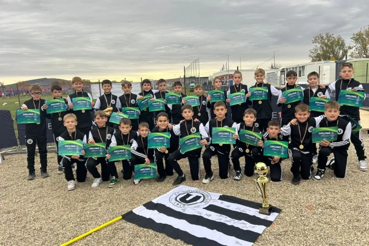 Anchetă epidemiologică! Mai mulți micuți fotbaliști, printre care și trei de la U Cluj, intoxicați la un turneu de fotbal din Băile Felix