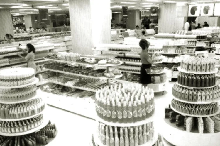 FOTO. Imagini fascinante cu Magazinul Central în urmă cu peste 50 de ani. Clujenii care au trăit acele vremuri vor deveni nostalgici