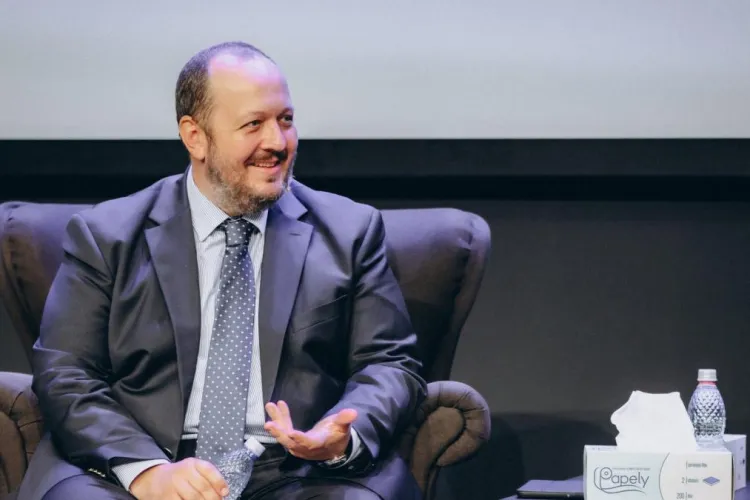 Vestea care l-a dărâmat pe cunoscutul profesor clujean Adrian Papahagi: „Trist moment, dar stânga iresponsabilă exultă!”