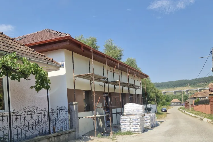 Intervenție urgentă într-o comună din Cluj! Acoperișul grădiniței și al punctului sanitar va fi reparat cu 200.000 de lei de la CJ Cluj