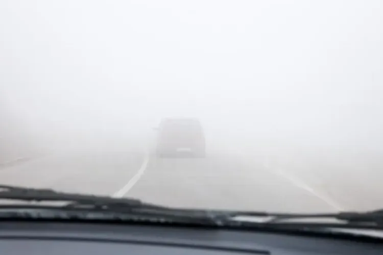 Atenție, șoferi! COD GALBEN de ceață densă la Cluj. Vezi lista completă cu zonele afectate din județ