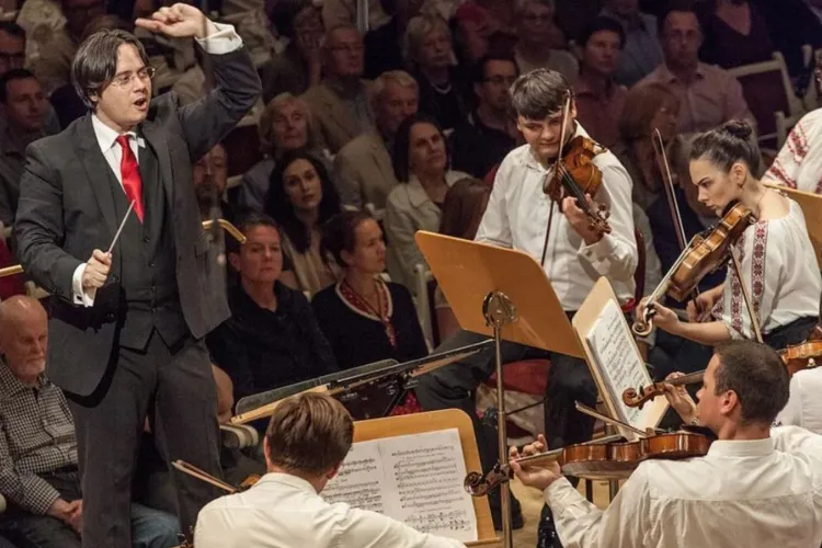 Concertul care nu trebuie ratat de niciun clujean. Marele dirijor Gabriel Bebeșelea urcă pe scena Filarmonicii clujene