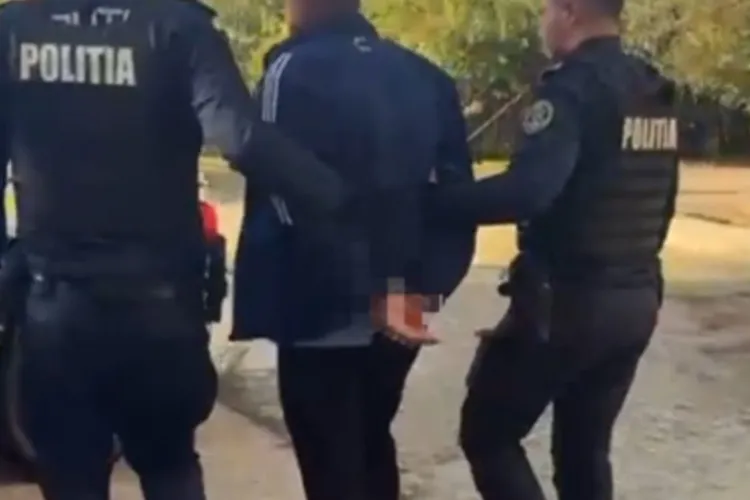 Un tânăr de 20 de ani, arestat după ce a fost prins în flagrant cu substanțe interzise ascunse în șosete și într-o ladă frigorifică