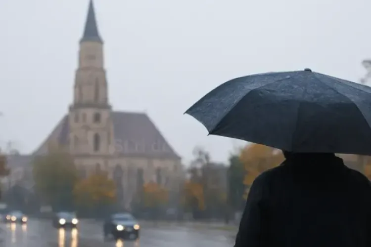 Meteorologii anunță lapoviță, ninsoare și polei în mai multe regiuni ale țării. Cum va fi vremea la Cluj 