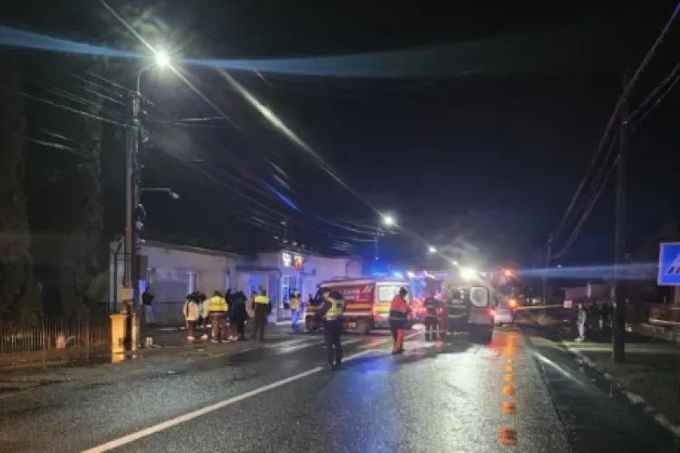 Bărbatul care a spulberat trei pietoni, cu vârste cuprinse între 17 și 22 de ani, în localitatea Poieni, Cluj, a fost reținut pentru 24 de ore 