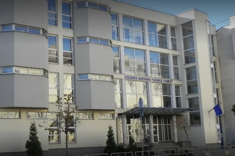 Scene de coșmar la Colegiul „George Coșbuc” din Cluj: Un elev de 9 ani a atacat sălbatic învățătoarea, psihologul și directoarea/Polițiștii abia l-au oprit