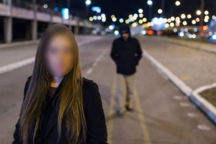 Fată urmărită noaptea pe stradă de un bărbat dubios în Cluj: Locuitorii sunt sfătuiți să fie vigilenți