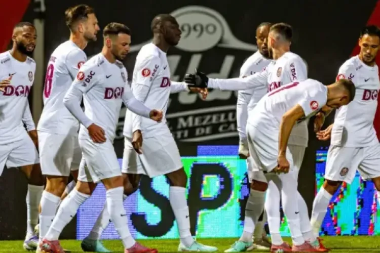 CFR Cluj face schimbări surpriză pe bancă! Cine preia temporar conducerea echipei