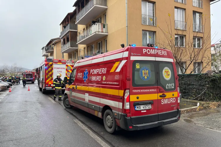 Femeia de 70 de ani găsită în apartamentul din Florești cuprins de flăcări a ajuns la spital. De la ce a izbucnit incendiul VIDEO
