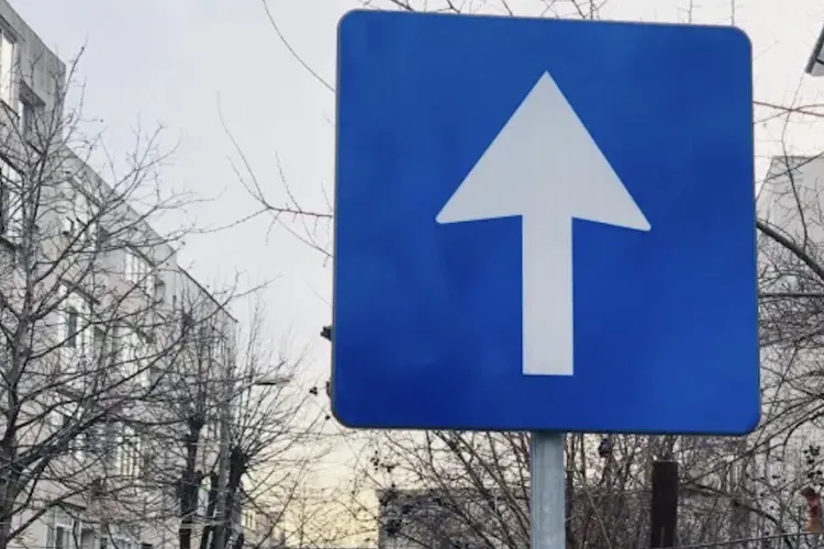 Clujenii revoltăți de sensul unic de pe Strada Bărc! Pierd ore în trafic zilnic și cer autorităților soluții urgente pentru rezidenți