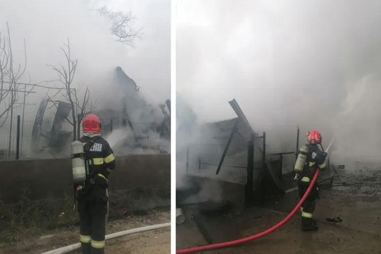 Incendiu devastator în Cluj! Bucătărie de vară mistuită, mașină arsă complet și o tânără în stare de panică: Pompierii au intervenit la limită