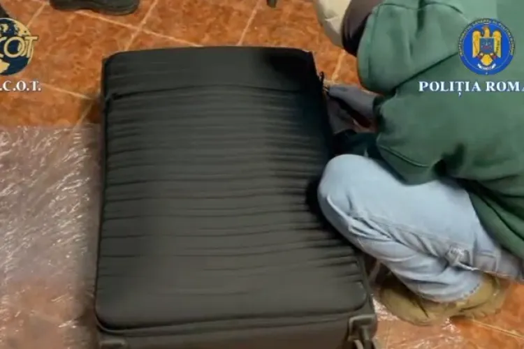 Captură de zile mari în Cluj-Napoca! Doi tineri, prinși în flagrant cu 15 kilograme de „marfă” într-un... troller FOTO/VIDEO 