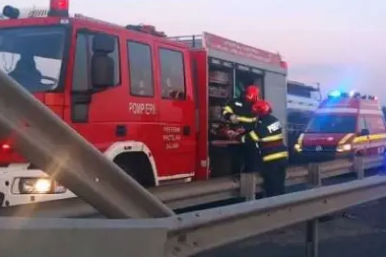 Grav accident în Cluj! O mașina s-a răsturnat, pompierii au intervenit de urgență