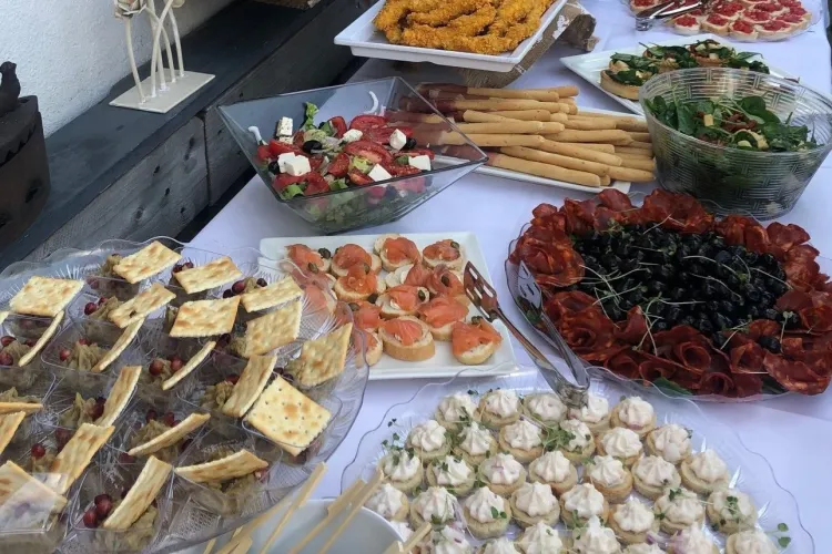 Sezonul sărbătorilor îi lasă fără bani pe clujeni. Prăjiturile la comandă au devenit o achiziție de lux pe care puțini și-o permit