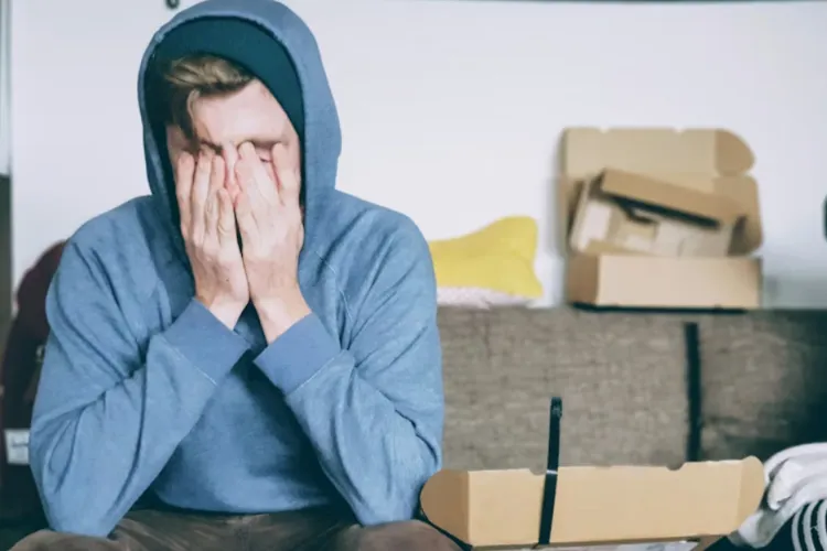 Criză profundă în mediul privat: val de concedieri, firme închise și angajări blocate. Șomerii români, disperați: „Plec în Spania”