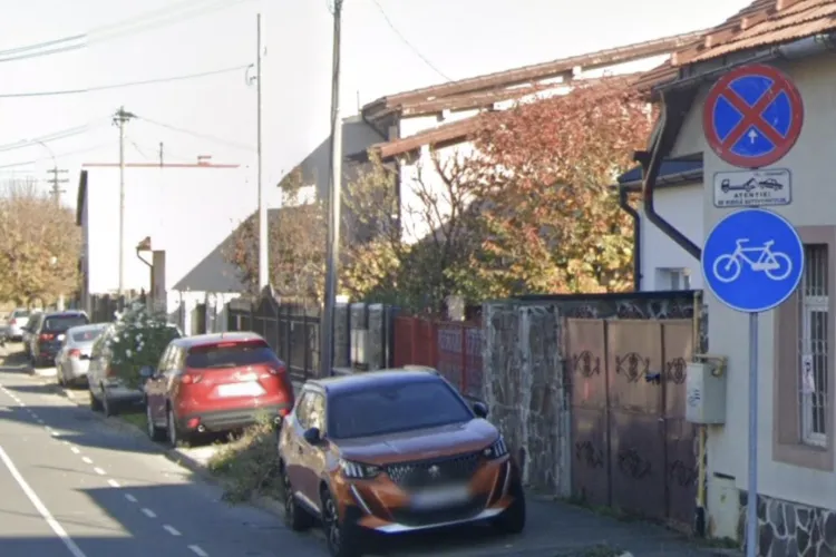 Copiii și bicicliștii din Cluj în pericol! Mașinile blochează pistele de biciclete lângă treceri, locuitorii cer stâlpi de protecție urgent