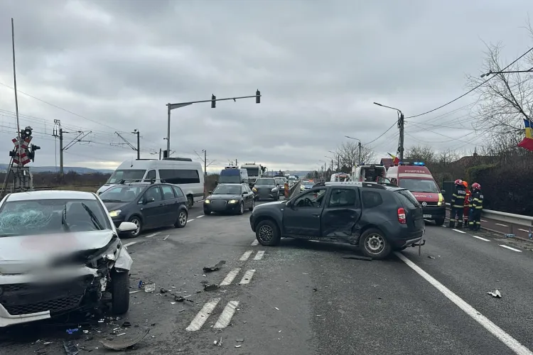 Cum s-a produs accidentul teribil din Jucu. Două femei au ajuns la spital din vina unui șofer de 31 de ani