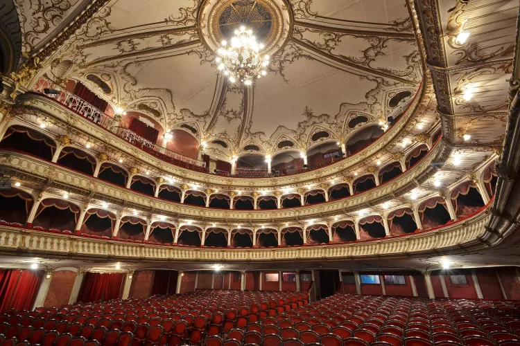 Românul care dormea în vestiarul teatrului din Cluj a devenit prim-balerin la Sarajevo: Viața lui e o poveste de film de artă!