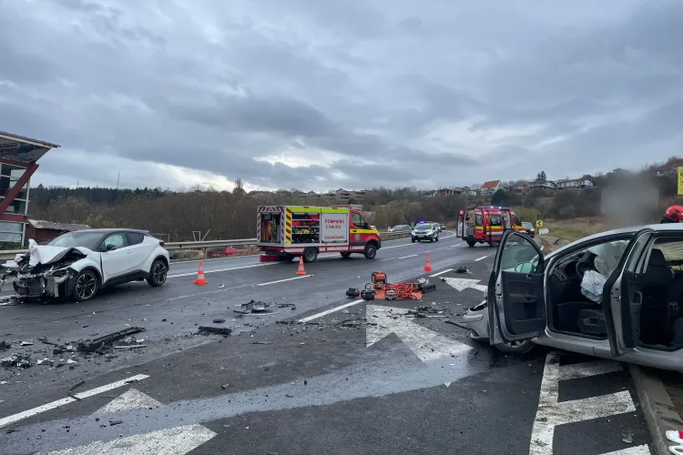 VIDEO. Accident mortal în Cluj! Un bărbat a murit, alte trei persoane, printre care o fetiță, primesc îngrijiri medicale la fața locului